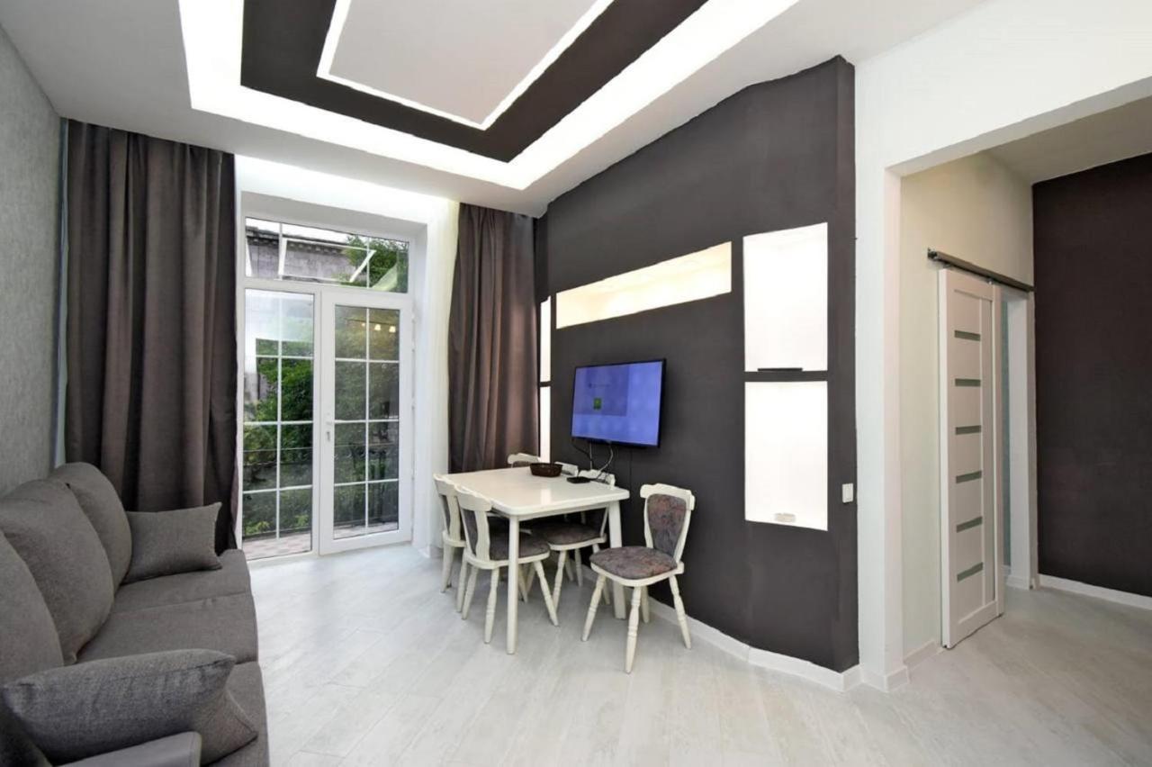 The Best Apartments In The Center Yerevan Exterior photo